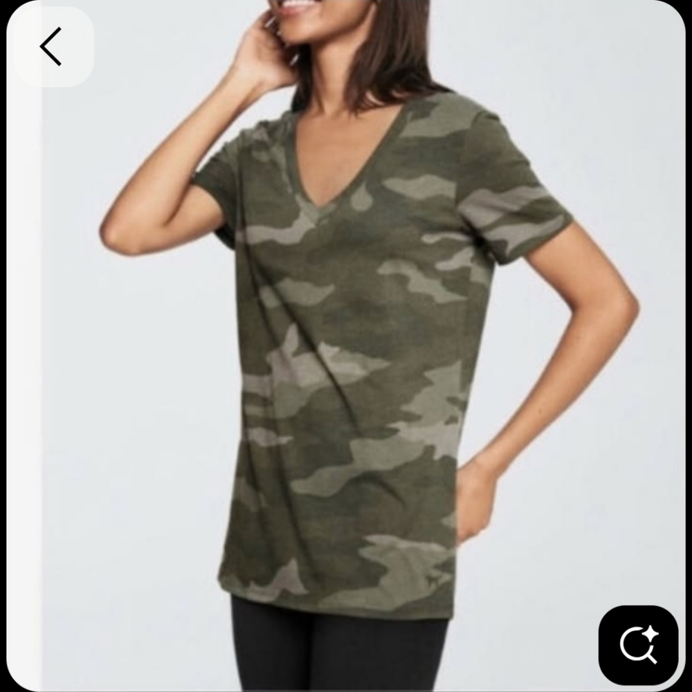 Victoria's Secret Pink Short Sleeve Green Camo V-neck Tee ** Large  **
